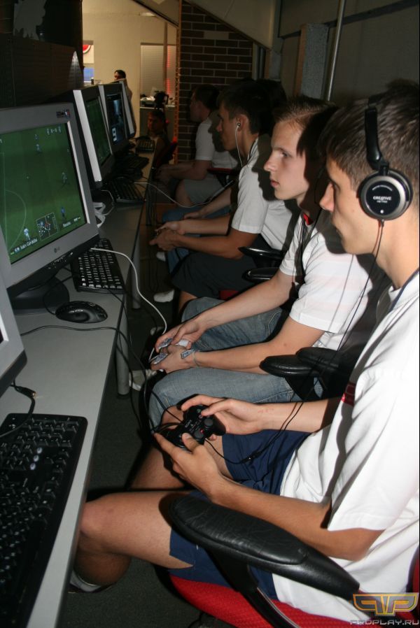 ������� Pes ��������� ����������� � ������������ �� ��������� �����������