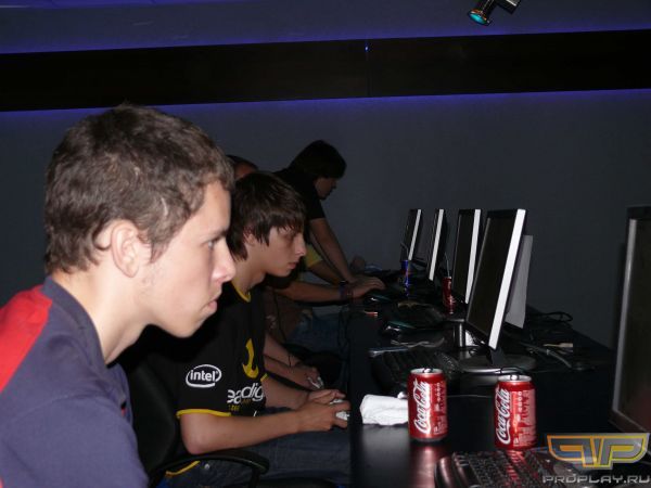 ���� ����-���