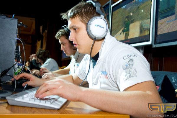 Edzie & Zeus in action. � ��� LeX?