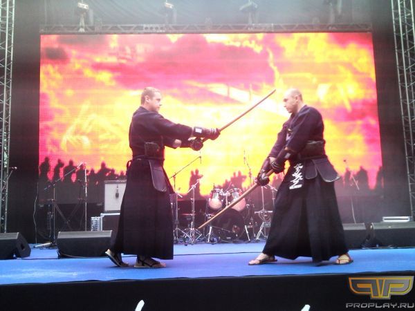 �������