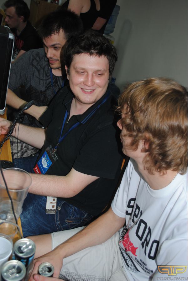 Over, sL4M � pron ������������ ����