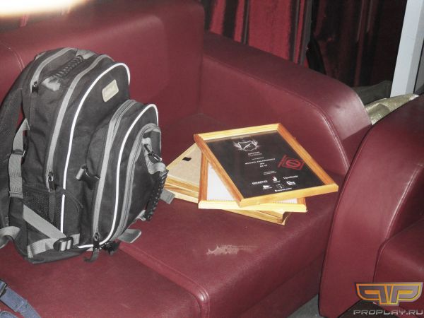 �������