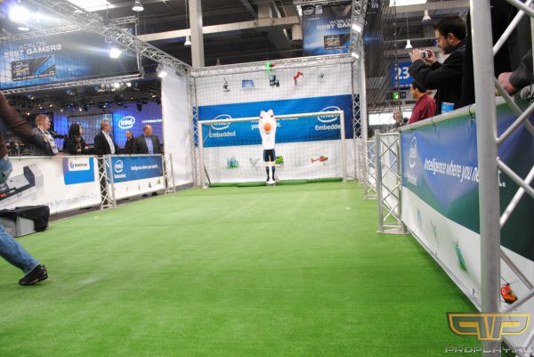 ���-����